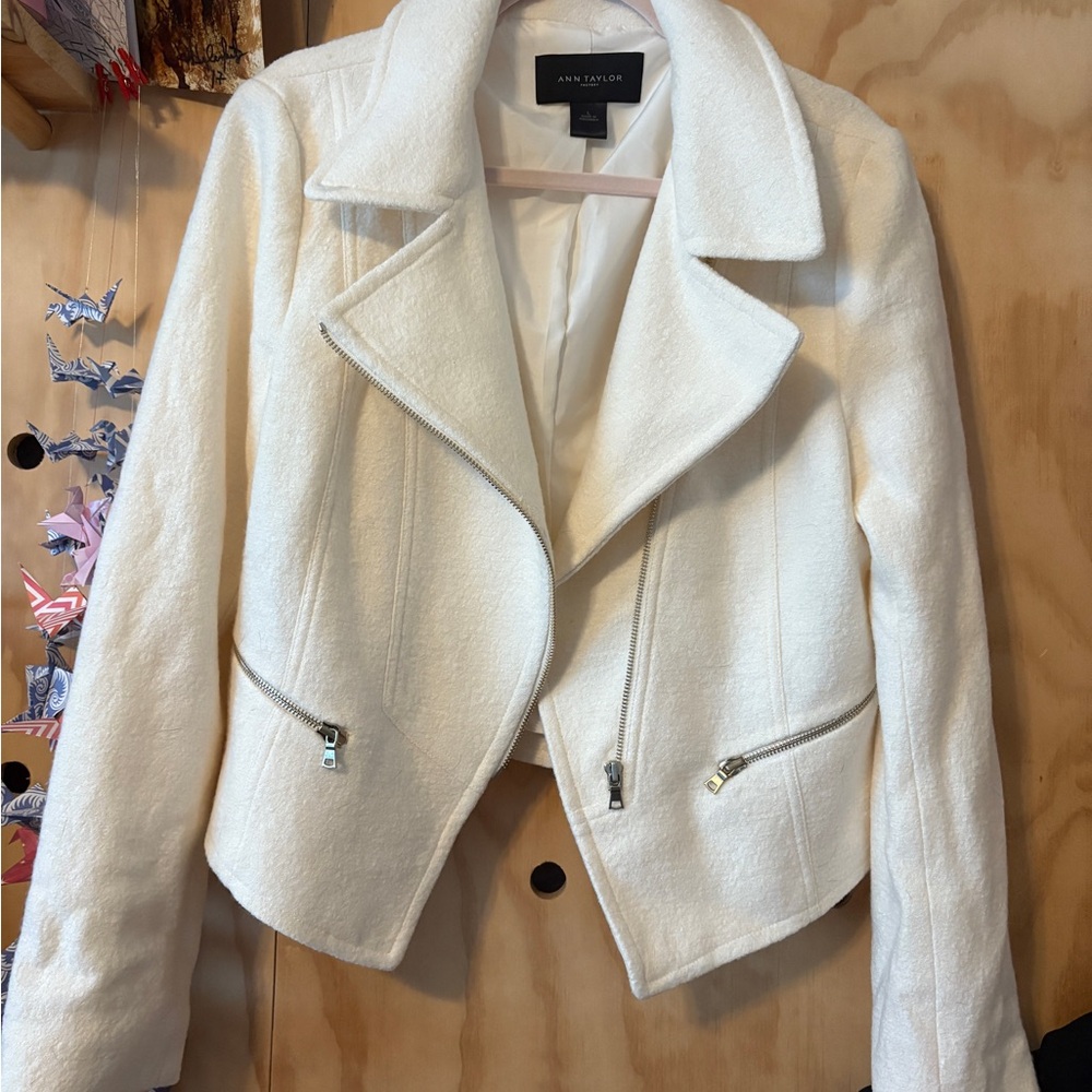 NWOT Ann Taylor Women's Ivory wool Blazer